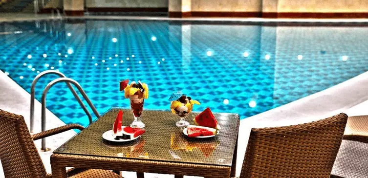 آموزش شنا استخر دانشگاه شریف